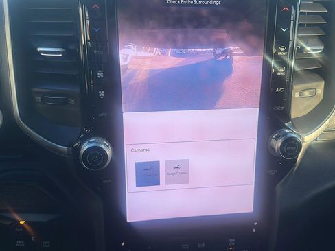 Used 2025 RAM 5500 4x4 Regular Cab image 18