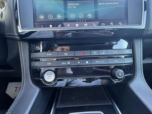 Used 2017 Jaguar F-PACE S image 17