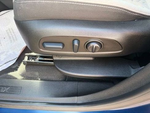 Used 2022 Chevrolet Equinox LT w/ Driver Convenience Package FWD image 11