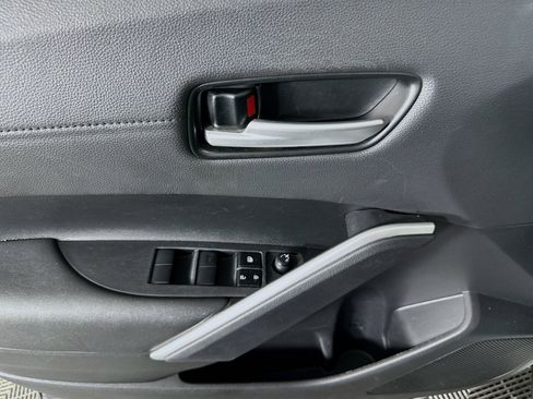 Used 2023 Toyota Corolla Cross XLE image 15