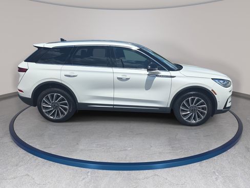 Certified 2024 Lincoln Corsair Reserve w/ Equipment Group 202A AWD/4WD image 4