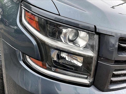 Used 2019 Chevrolet Suburban Premier w/ RST 6.2L Performance Edition RWD image 49