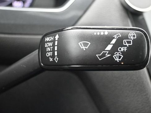 Used 2019 Volkswagen Tiguan SEL FWD image 22