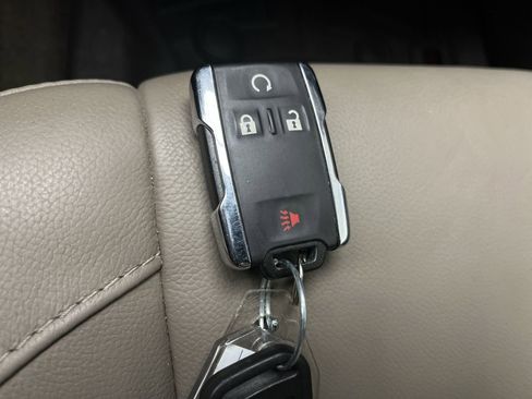 Used 2015 GMC Sierra 2500 SLT w/ Duramax Plus Package image 26