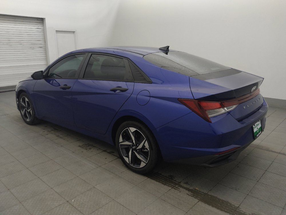 Used 2023 Hyundai Elantra SEL w/ Convenience Package FWD image 3