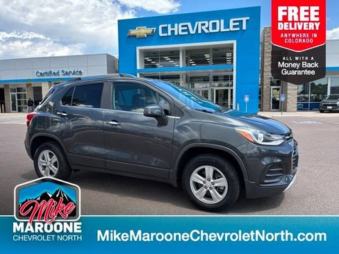 Used 2018 Chevrolet Trax LT w/ LT Convenience Package AWD/4WD image 1