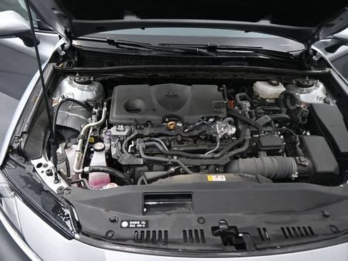 Used 2025 Toyota Camry LE FWD image 12