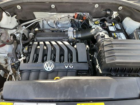 Used 2021 Volkswagen Atlas Cross Sport SE w/ Panoramic Sunroof Package FWD image 29