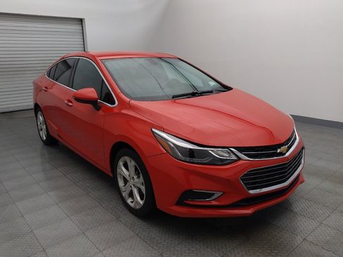 Used 2017 Chevrolet Cruze Premier image 13