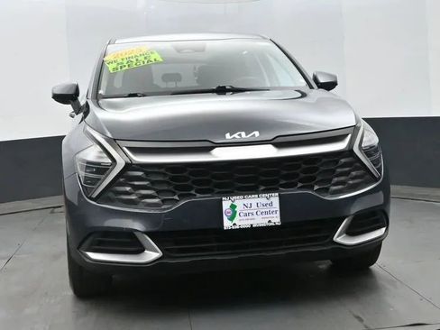 Used 2025 Kia Sportage LX FWD image 3