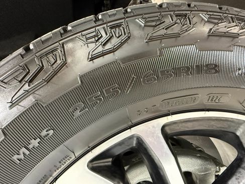 Used 2024 Ford Ranger Lariat w/ FX4 Off-Road Package image 55