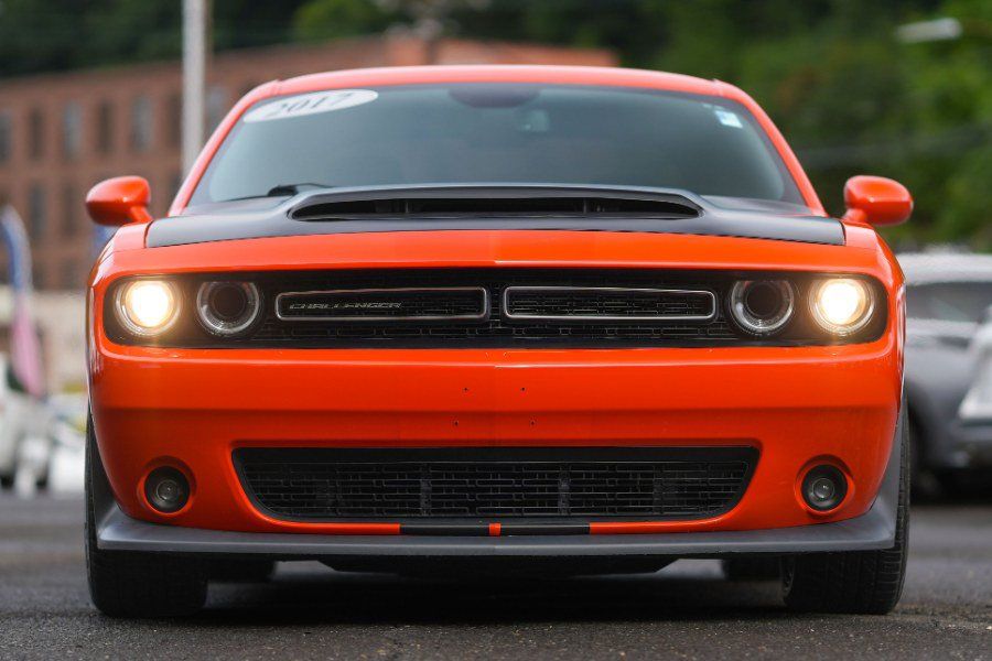 Used 2017 Dodge Challenger R/T Scat Pack RWD image 3
