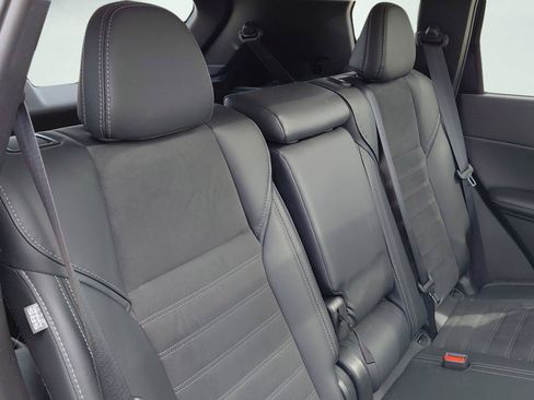 Used 2024 Mitsubishi Outlander SE AWD/4WD image 14