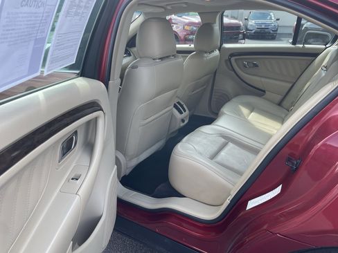 Used 2013 Ford Taurus Limited image 26