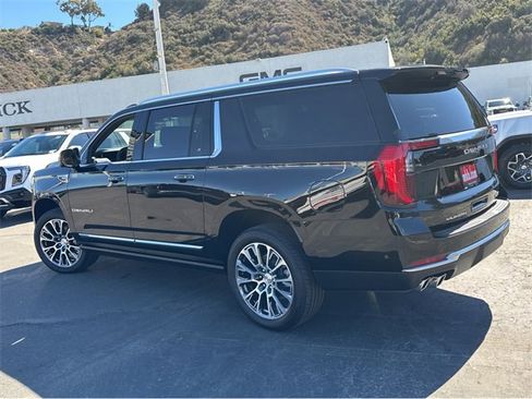 New 2026 GMC Yukon XL Denali w/ Denali Reserve Package image 3