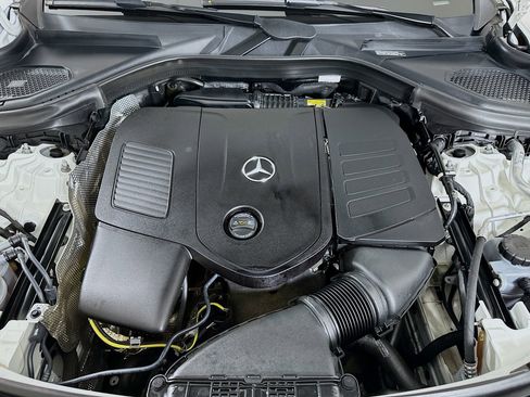 Used 2025 Mercedes-Benz GLC 300 image 30