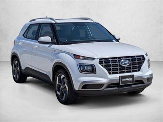 Used 2023 Hyundai Venue SEL FWD video 3