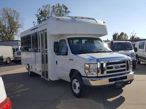Used 2019 Ford E-450 and Econoline 450 Super Duty w/ Shuttle Bus Prep Package image 5