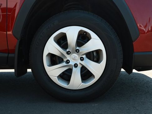 Used 2023 Toyota RAV4 LE AWD/4WD image 5
