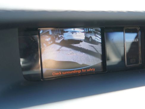Used 2014 Toyota Sienna SE FWD image 29