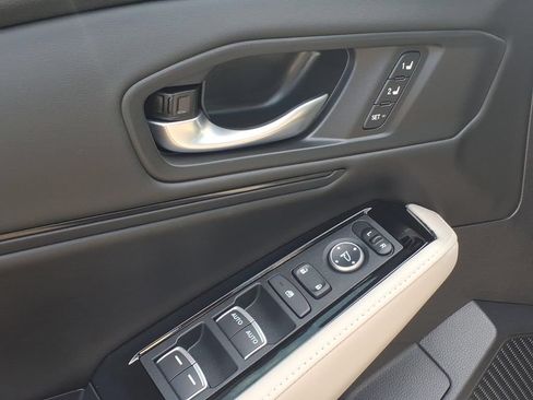 Used 2025 Honda Accord Touring image 4
