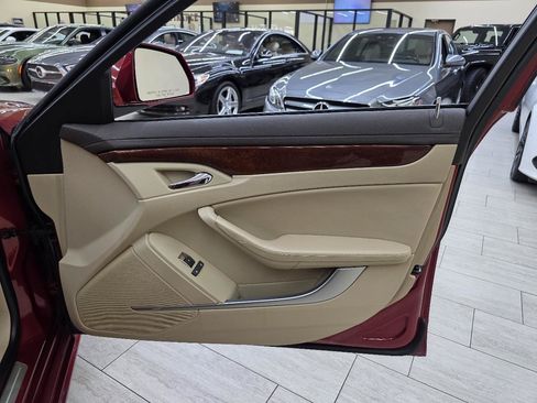 Used 2010 Cadillac CTS Luxury RWD image 34