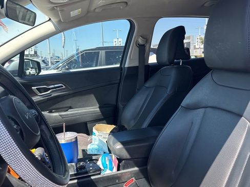 Certified 2024 Kia Sportage EX image 5