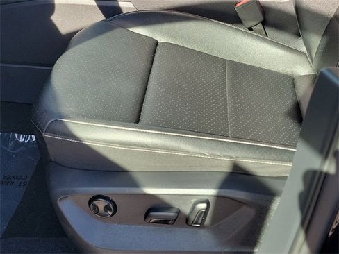 Used 2023 Volkswagen Atlas SE image 14