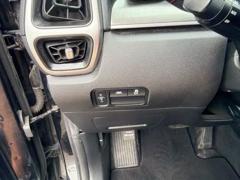 Used 2021 Kia Sorento LX FWD image 19