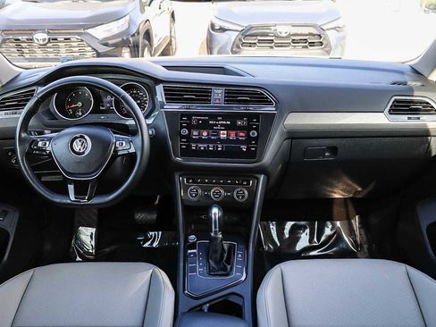 Used 2018 Volkswagen Tiguan SEL image 12