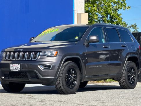 Used 2020 Jeep Grand Cherokee Laredo AWD/4WD image 7