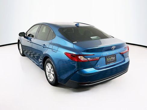 Used 2025 Toyota Camry LE image 5