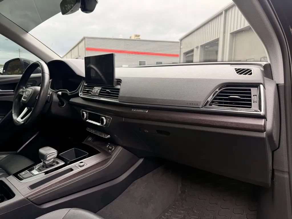 Used 2021 Audi Q5 2.0T Premium Plus w/ Premium Plus Package AWD/4WD image 13