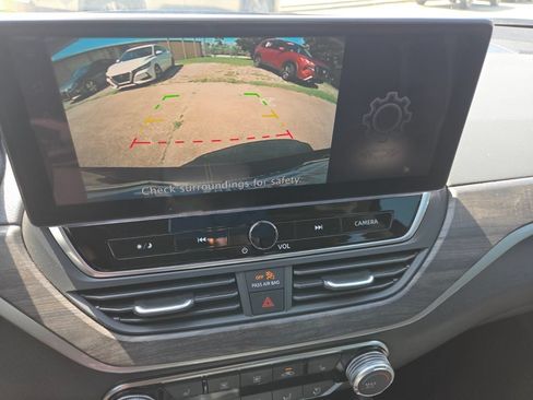 Used 2024 Nissan Altima 2.5 SV w/ SV Premium Package FWD image 24