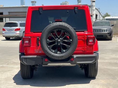 Used 2025 Jeep Wrangler Unlimited Sahara AWD/4WD image 8