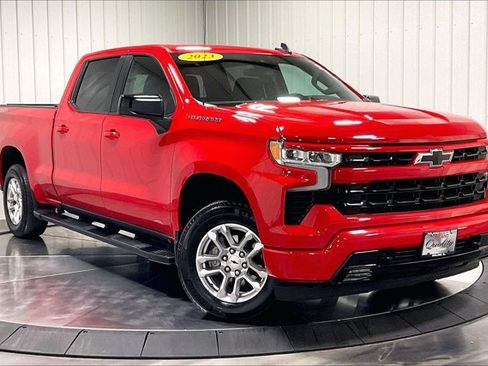 Used 2023 Chevrolet Silverado 1500 RST w/ Convenience Package II AWD/4WD image 3