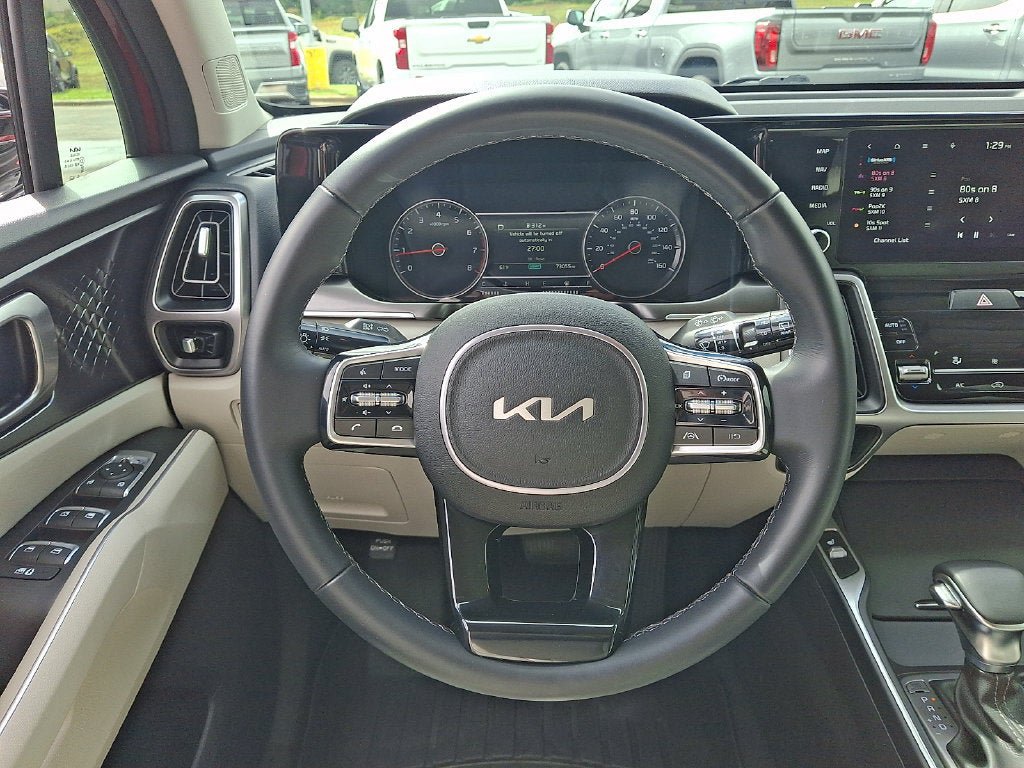 Used 2023 Kia Sorento S FWD image 19