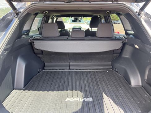 Used 2022 Toyota RAV4 SE AWD/4WD image 27