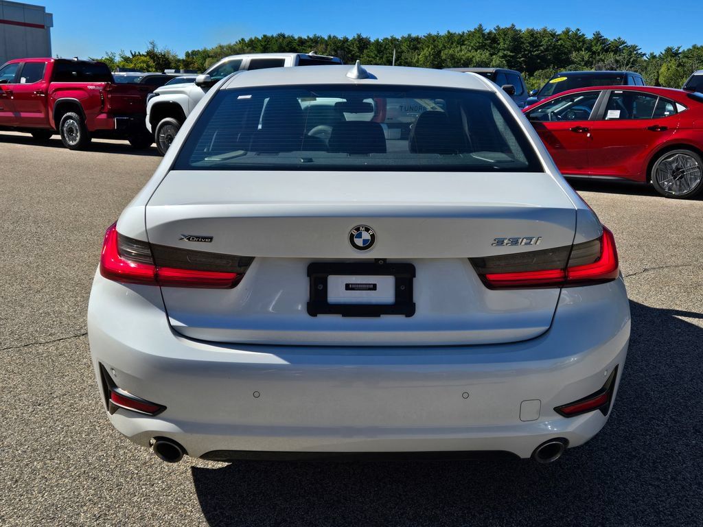 Used 2020 BMW 330i xDrive Sedan w/ Premium Package AWD/4WD image 4