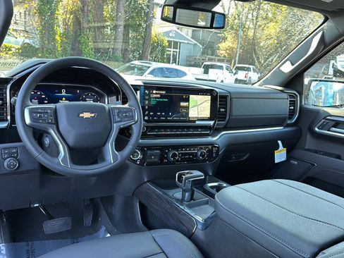 New 2026 Chevrolet Silverado 1500 LTZ w/ Z71 Off-Road Package image 17