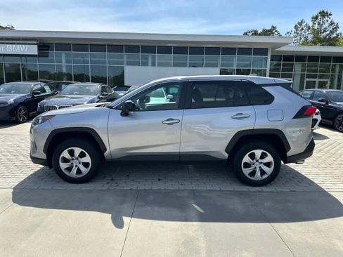 Used 2022 Toyota RAV4 LE image 2