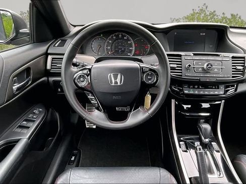 Used 2017 Honda Accord Sport Special Edition image 5
