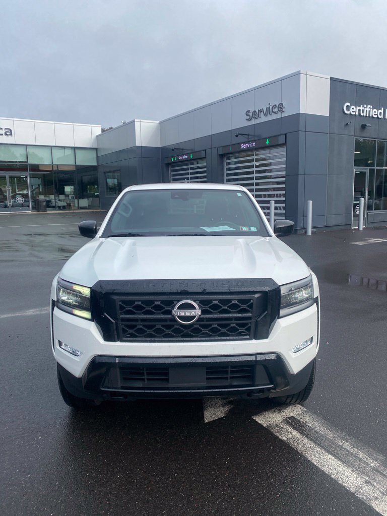 Used 2023 Nissan Frontier SV w/ Midnight Edition Package AWD/4WD image 3