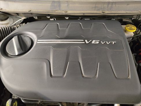 Used 2020 Jeep Cherokee Trailhawk w/ Cold Weather Group AWD/4WD image 30