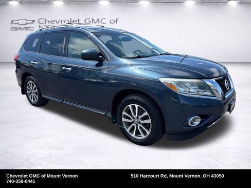 Used 2015 Nissan Pathfinder SV w/ Trailer Tow Package AWD/4WD image 9
