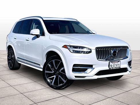 Used 2022 Volvo XC90 T8 Inscription Expression w/ Advanced Package AWD/4WD image 2