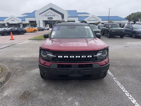 Used 2025 Ford Bronco Sport Outer Banks w/ Outer Banks Tech Package+ image 2