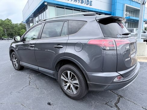 Used 2017 Toyota RAV4 XLE FWD image 6