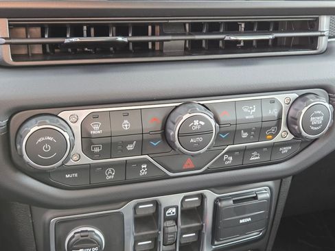 Used 2026 Jeep Gladiator Rubicon AWD/4WD image 30