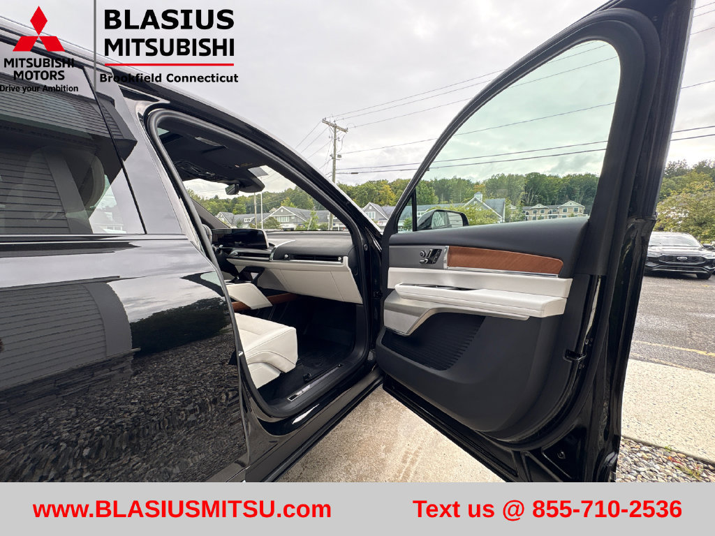 Used 2026 Cadillac Vistiq Sport AWD/4WD image 57